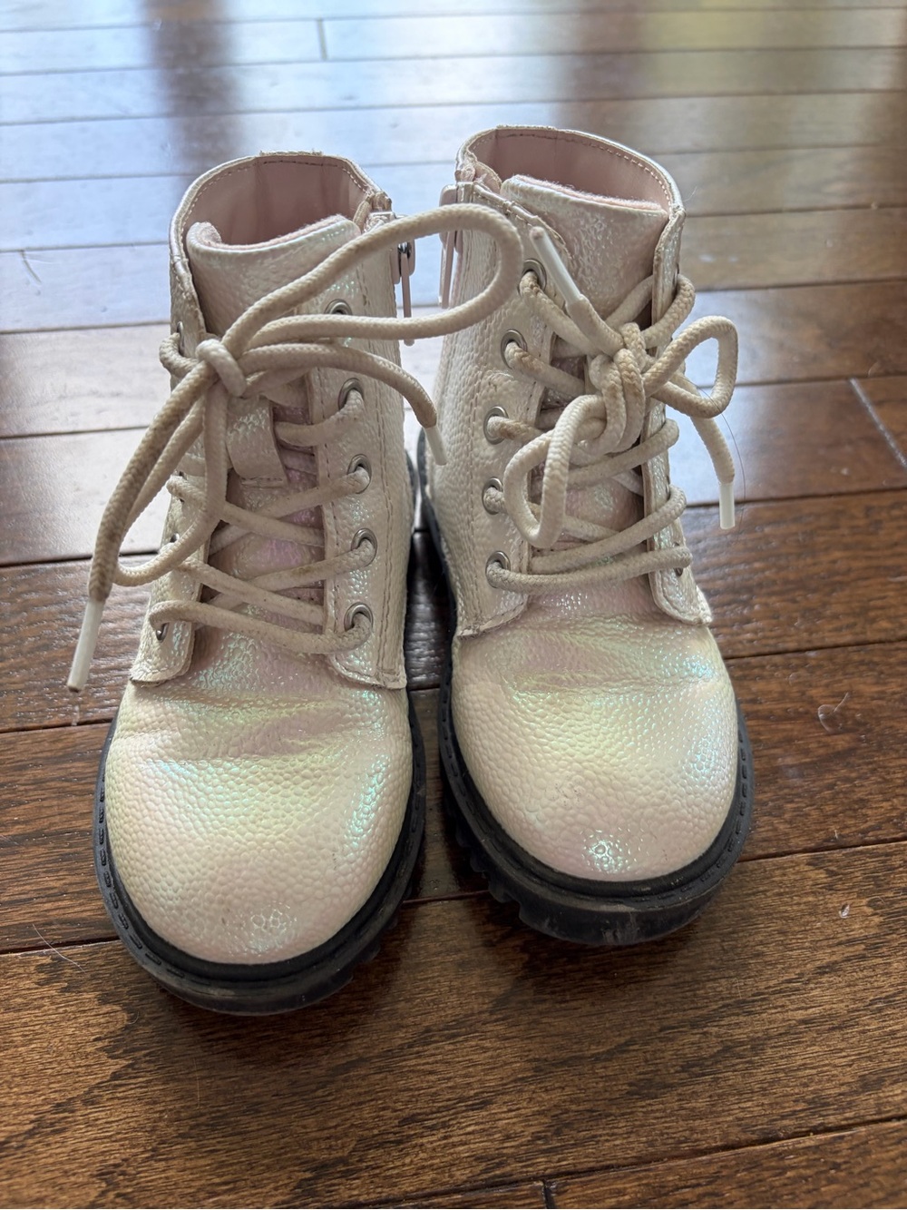 Baby Gap girls Iridescent Cream Lace-Up Boots